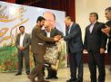 گزارش تصویری از اهداء جوایز  در همایش تجلیل از پرفسور علی اکبر جلالی چهره ماندگار شهرستان شاهرود 